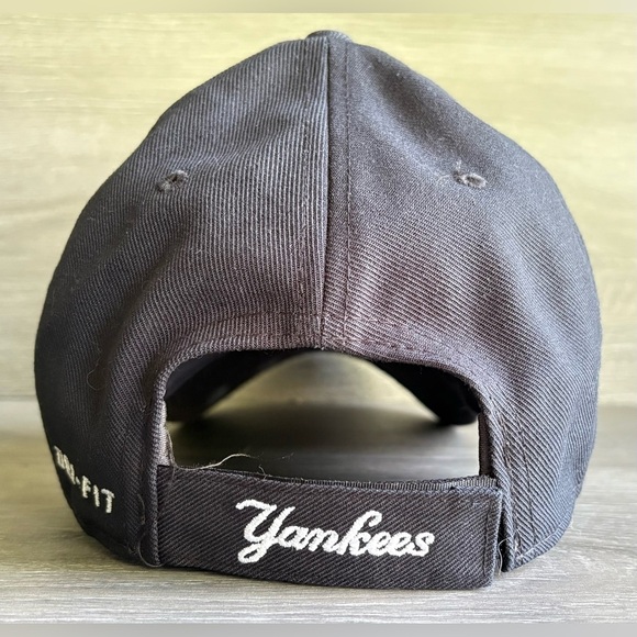 NIKE New York Yankees MLB Dri-Fit Legacy91 Velcro Strap Hat - Picture 3 of 5